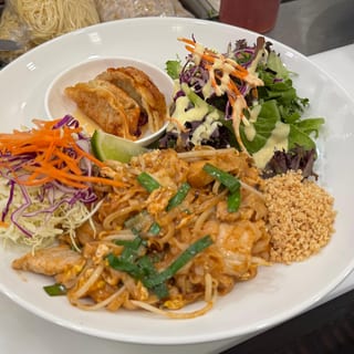 (L) Pad Thai